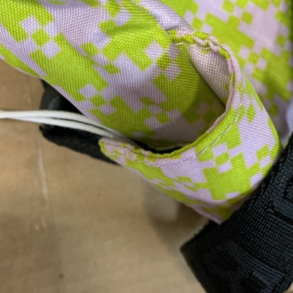 BAGGU Pistachio pixel Fanny pack new With Tags - Picture 5 of 7